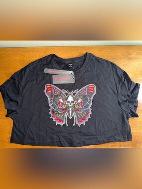NWT ROMWE Black Short Sleeve Tee with Skull Butterfly Graphic 💀🦋🐆